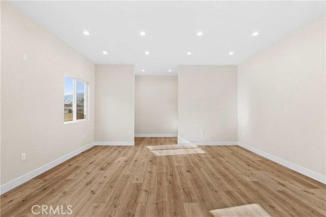 Building Photo - 702 E Glenoaks Blvd