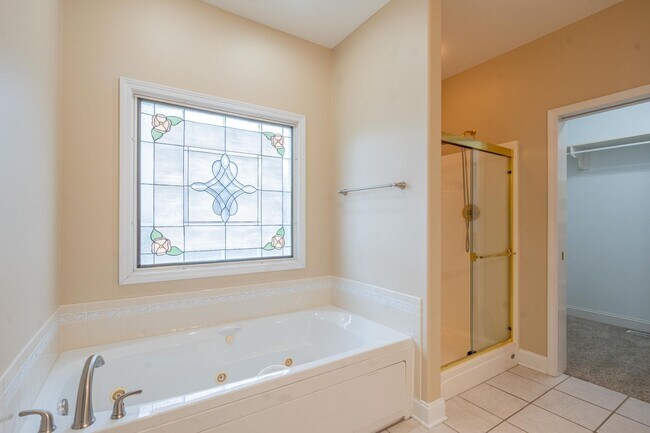 Building Photo - 1833 Waters Edge Dr