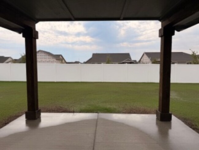 Building Photo - 12037 N Lennon Ln