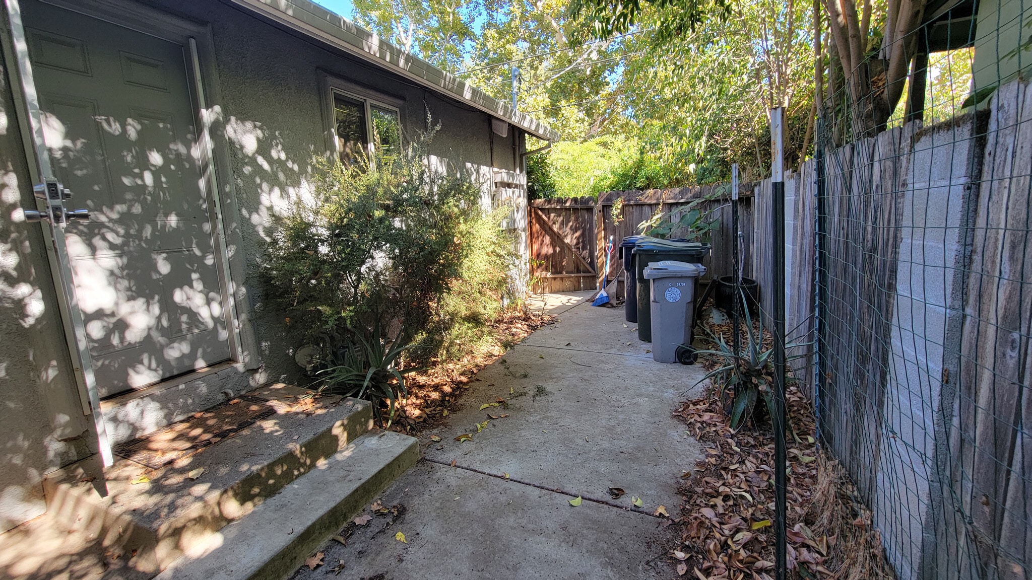 Building Photo - 3116 San Carlos Way