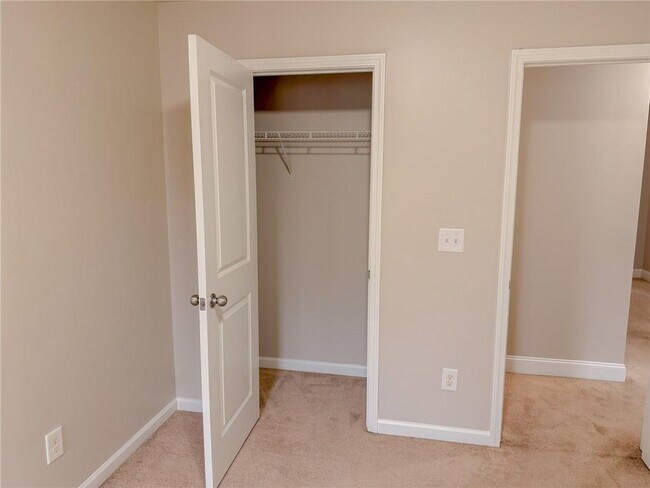 Building Photo - 786 Garbrooke Dr