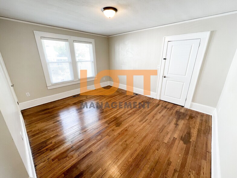 Building Photo - 39 Burdette St