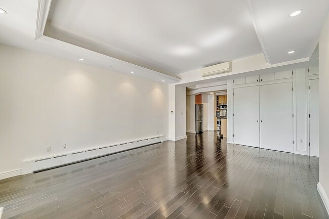 Building Photo - 30-11 21st St