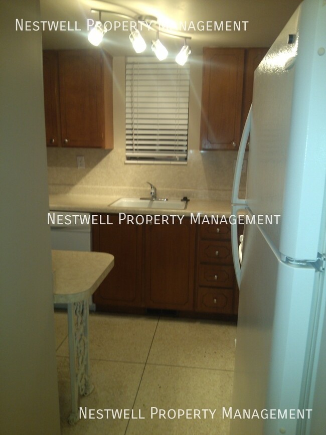 Building Photo - $250 OFF 1ST MONTH'S RENT - Charming Studi...