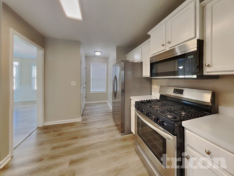 Building Photo - 217 Arbor Dr