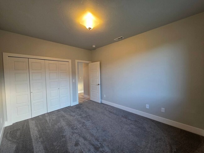Building Photo - 584 Thebes St
