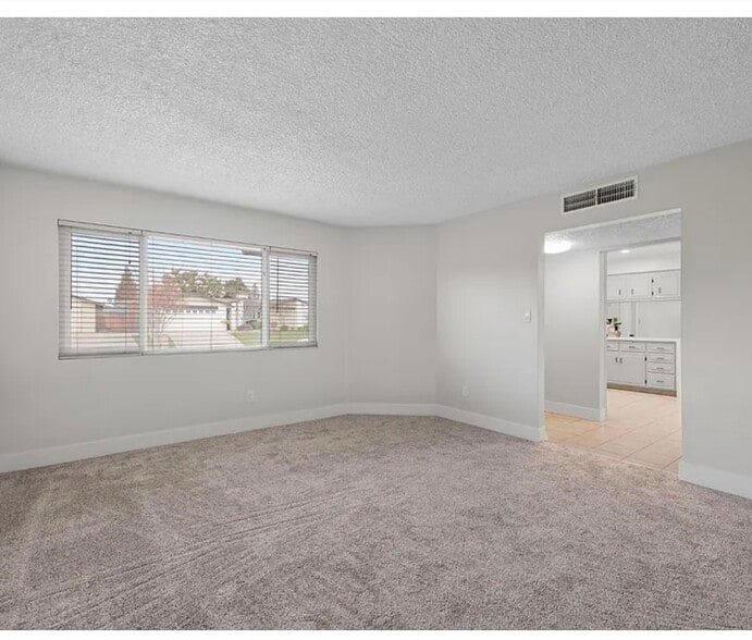 Building Photo - 6901 Caswell Ave