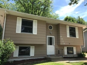 Building Photo - Great Location in West Rock Island!