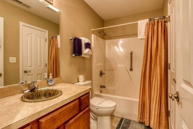 Building Photo - FULLY FURNISHED!!! GREAT FOR CORPORATE HOUSING!!!!