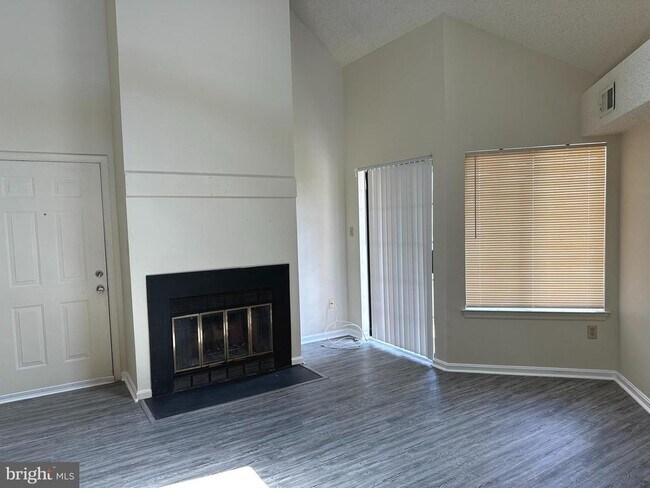 Building Photo - 14003 Justin Way