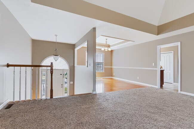 Building Photo - Flagstone Drive