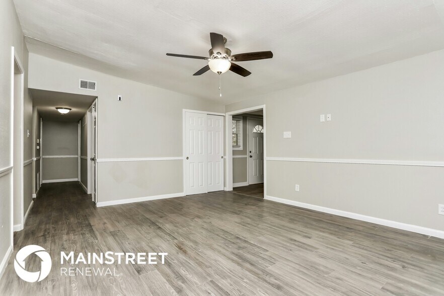 Building Photo - 955 Robinwood Dr