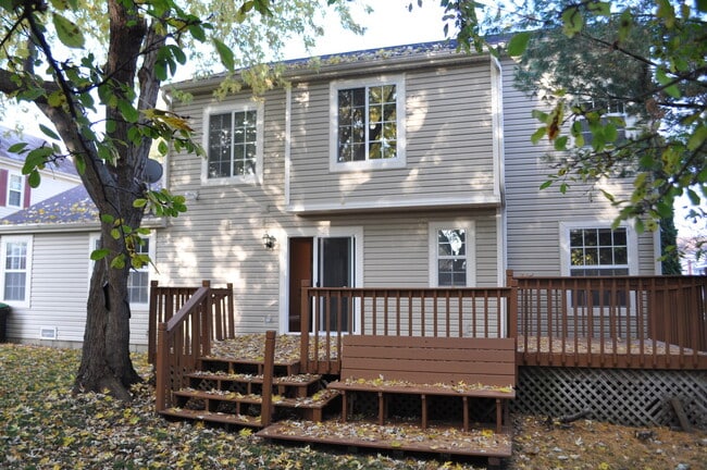 Building Photo - 15 Whispering Dr