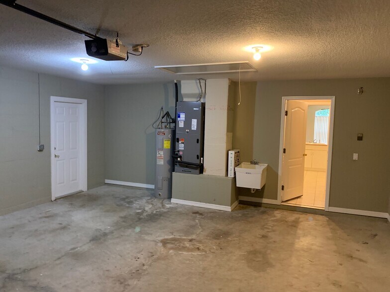 Building Photo - 65 Brookside Ln