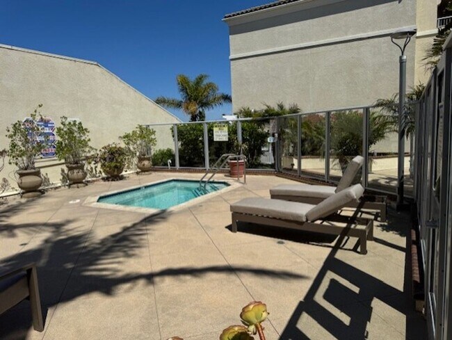 Building Photo - 4324 Tradewinds Dr