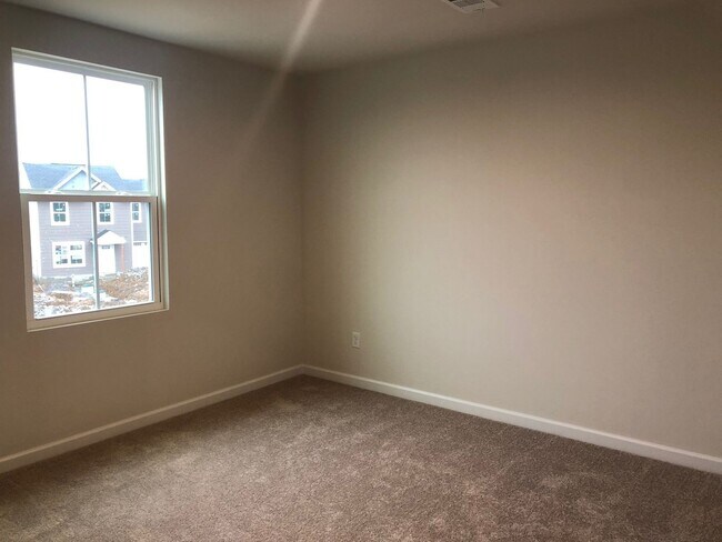 Building Photo - Beautiful *Like New* Home  in Christiana!
