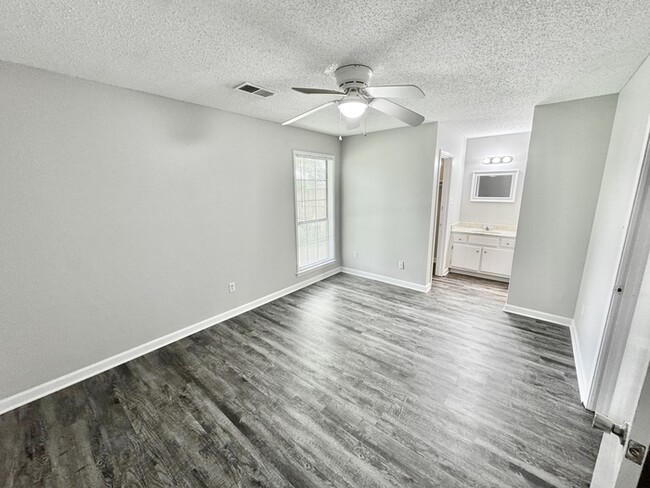 Building Photo - 7242 Rose Trail Dr