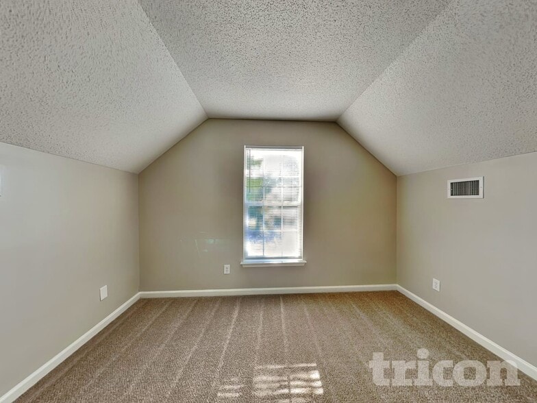 Building Photo - 131 Winborne Dr