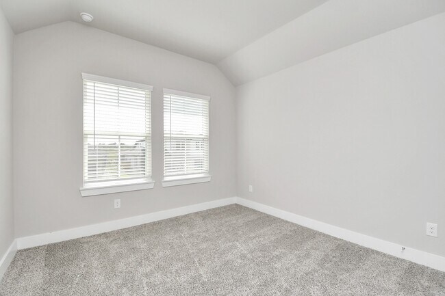 Building Photo - 21034 Shore Oak Dr