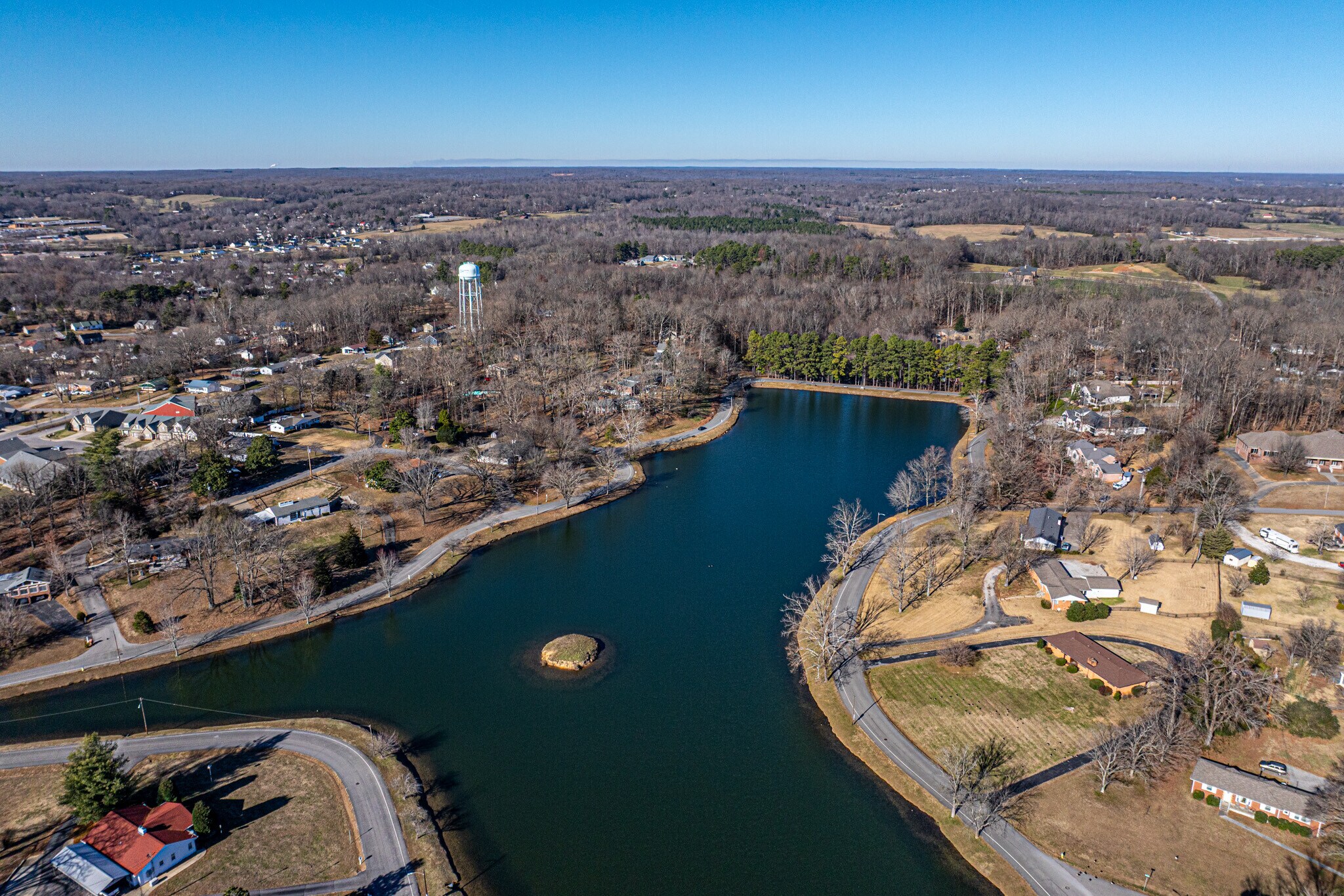 Building Photo - 205 W Lake Dr