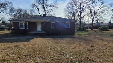 Building Photo - 206 Columbia Ave