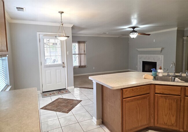Building Photo - 18011 Featherfield Ln