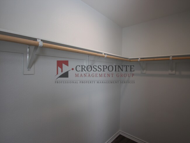 Building Photo - Stunning 2 Bed 2.5 Bath 1 Car Garage Townhome in Tyler!