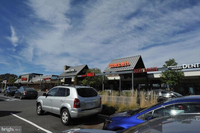 Building Photo - 5900 Surrey Hill Pl