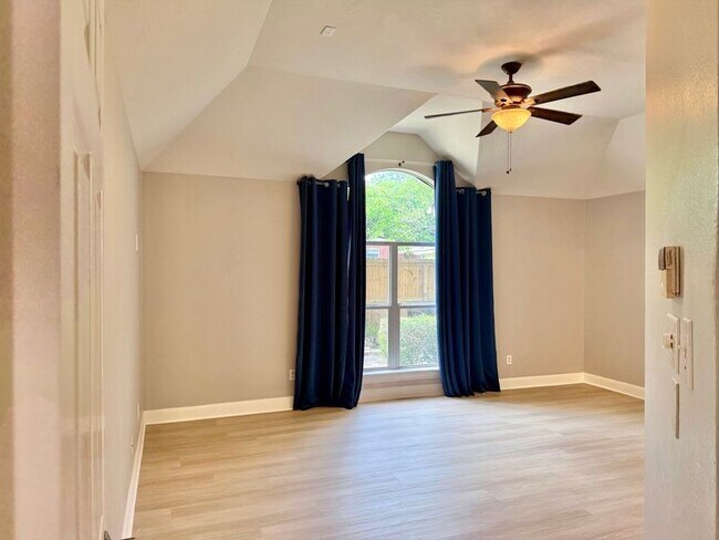 Building Photo - 12747 Silver Rod Ln