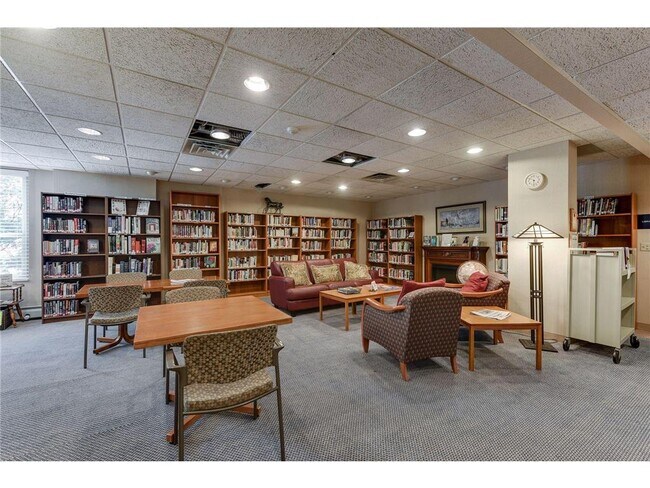 Building Photo - 1425 W 28th St