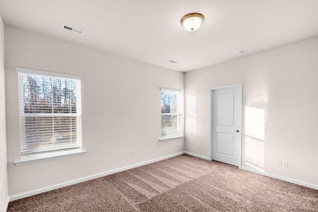 Building Photo - Beautiful Brand New 3 Bedroom 2.5 Bath Townhome in Hickory Glen!