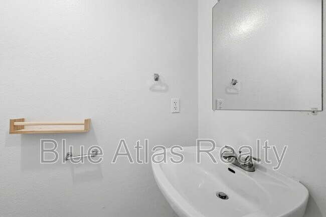 Building Photo - 8108 Foxfire Ln