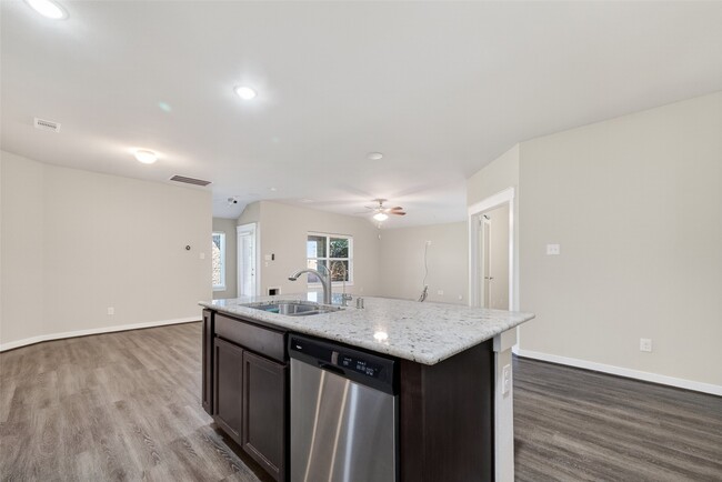 Building Photo - 12322 Sabine Point Dr