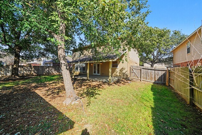 Building Photo - Beautiful 5-Bedroom Home in Schertz - Realtor Commission: $500