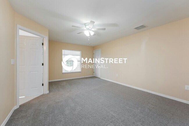 Building Photo - 3 Bedroom Pet-Friendly Home in Lehigh Acre...