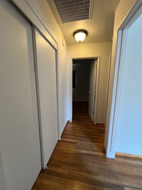 Building Photo - 644 W 4th Ave