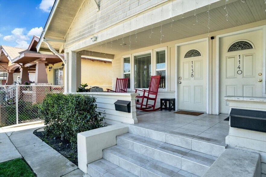 Building Photo - 1138 W 52nd St