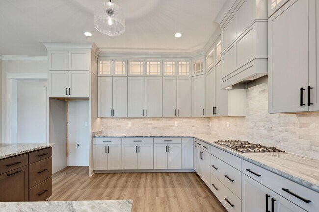 Building Photo - 5056 Jon Oak Dr