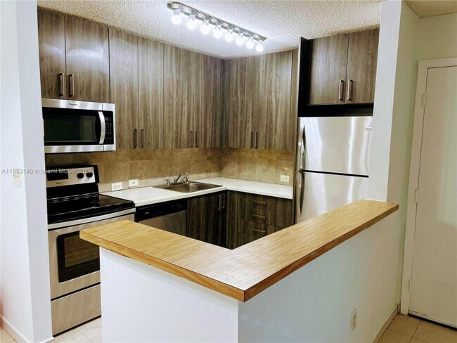 Building Photo - 2 bedroom in North Miami Beach FL 33179