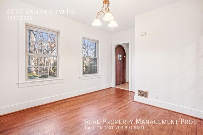 Building Photo - 6022 Valley View Dr