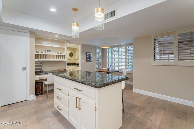 Building Photo - 8602 E Vista Del Lago