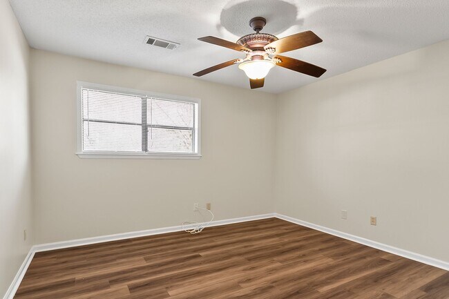 Building Photo - 12378 Patton Pl Spur
