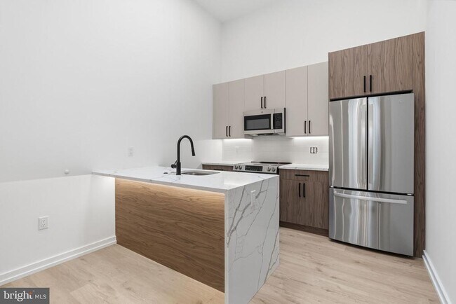 Building Photo - 203 S 13th St