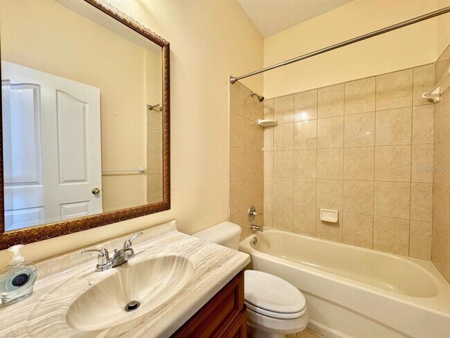 Building Photo - 884 Addison Dr NE