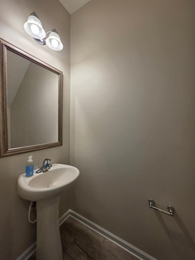 Building Photo - 2969 Old Field Rd