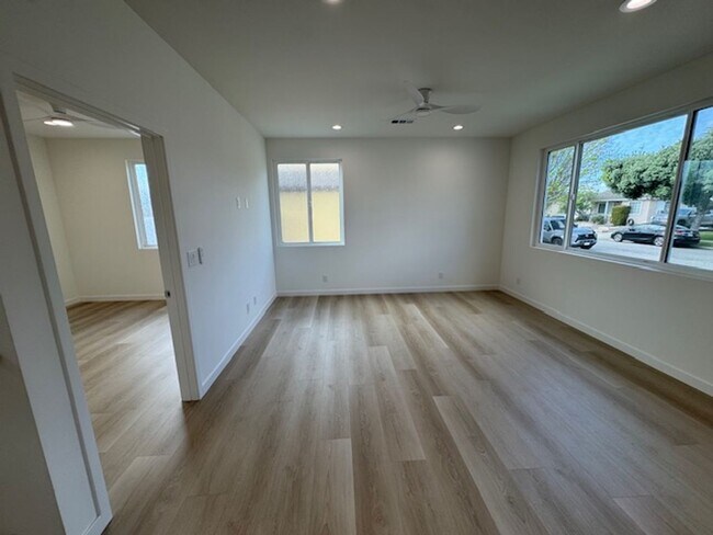 Building Photo - 6170 Briercrest Ave