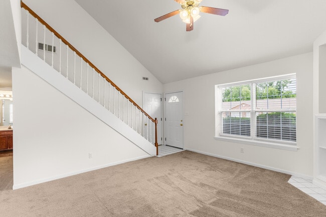 Building Photo - 304 Dads Way