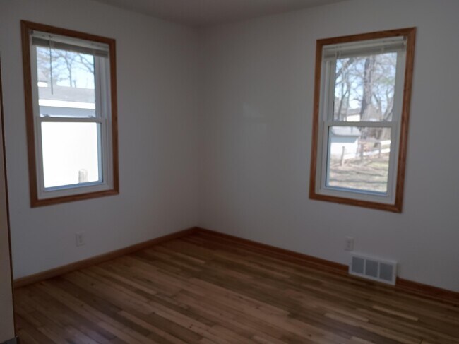 Bedroom 2 - 413 Chestnut St