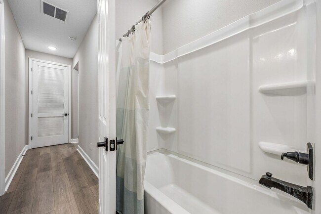 Building Photo - 75565 Blackbird Dr
