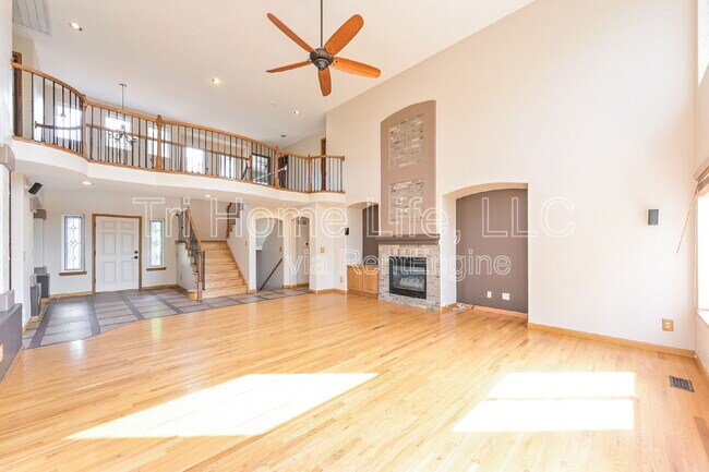 Building Photo - 9865 Glenstone Trail